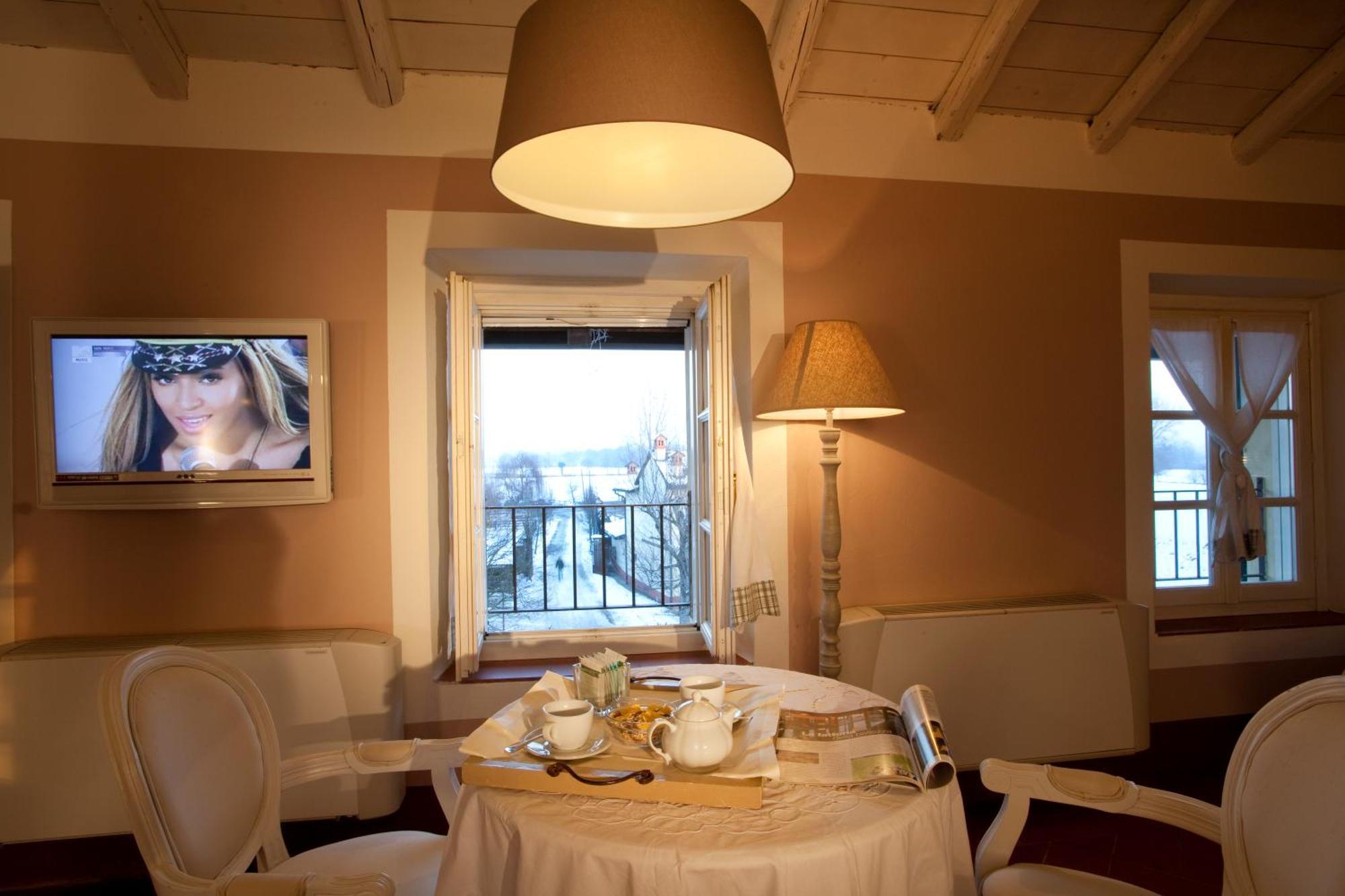 Agriturismo Cascina Caremma Besate ภายนอก รูปภาพ