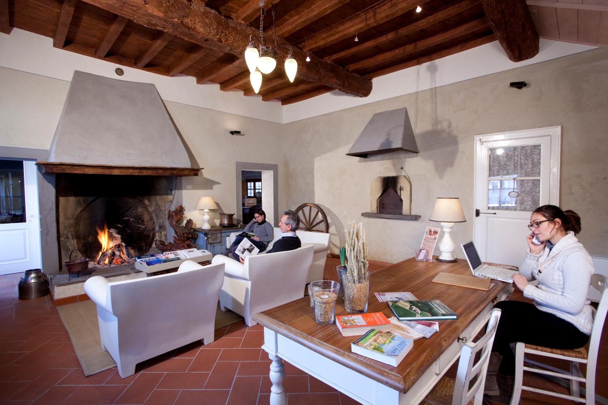 Agriturismo Cascina Caremma Besate ภายนอก รูปภาพ