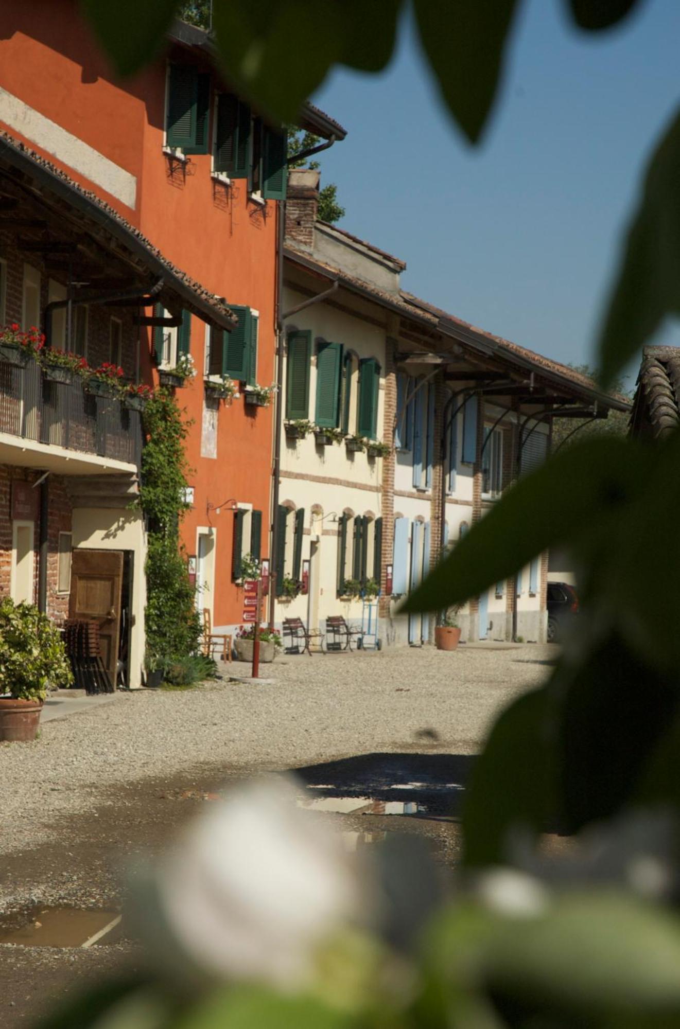 Agriturismo Cascina Caremma Besate ภายนอก รูปภาพ