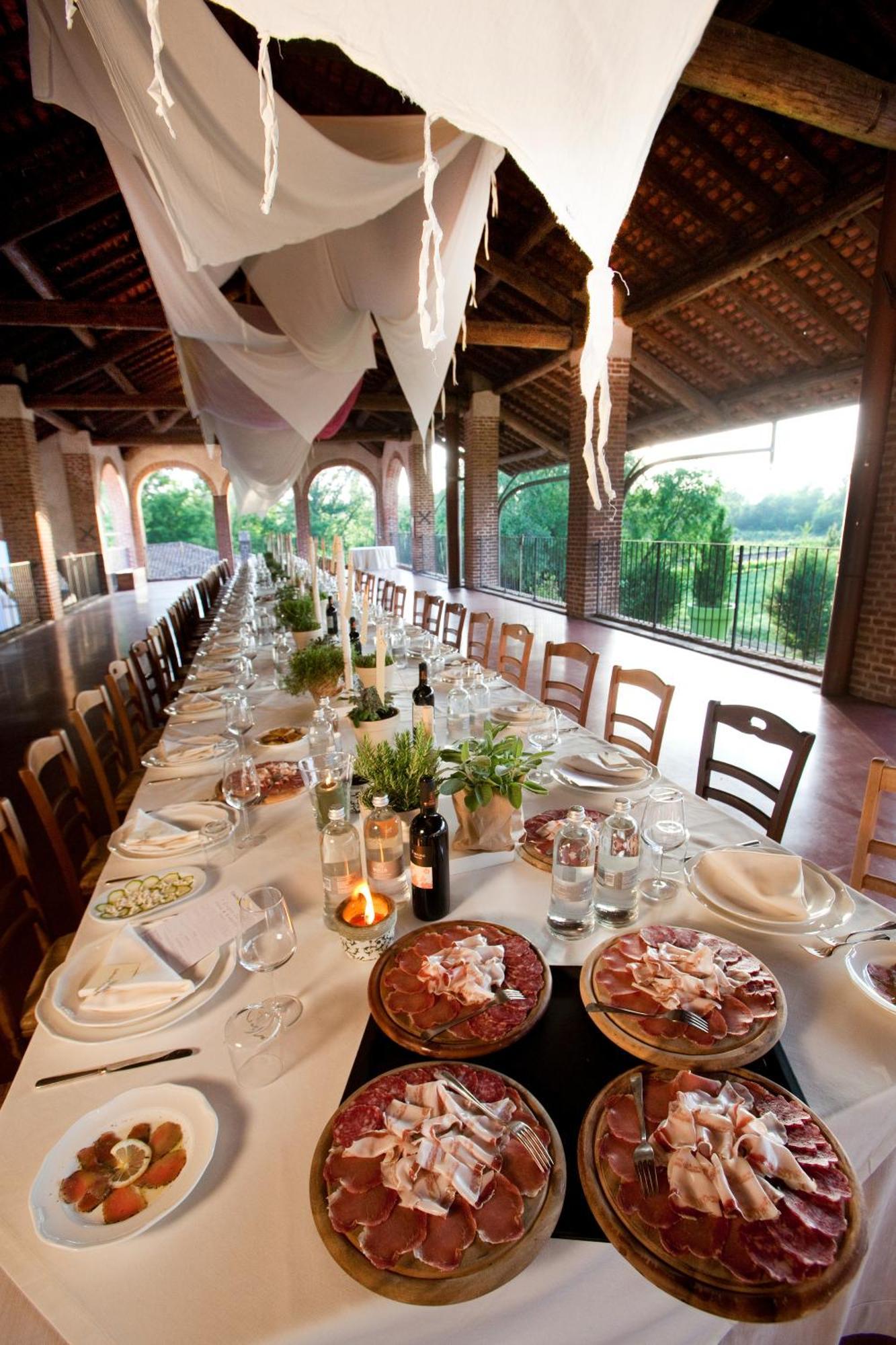 Agriturismo Cascina Caremma Besate ภายนอก รูปภาพ