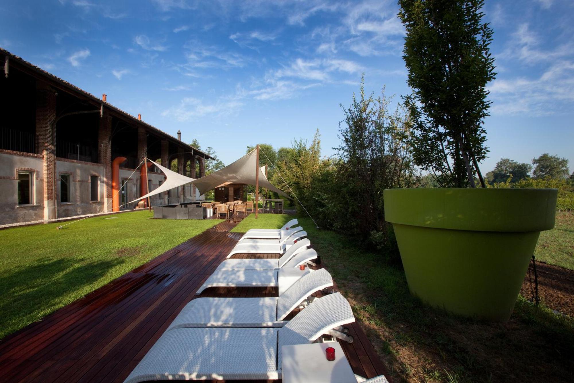 Agriturismo Cascina Caremma Besate ภายนอก รูปภาพ