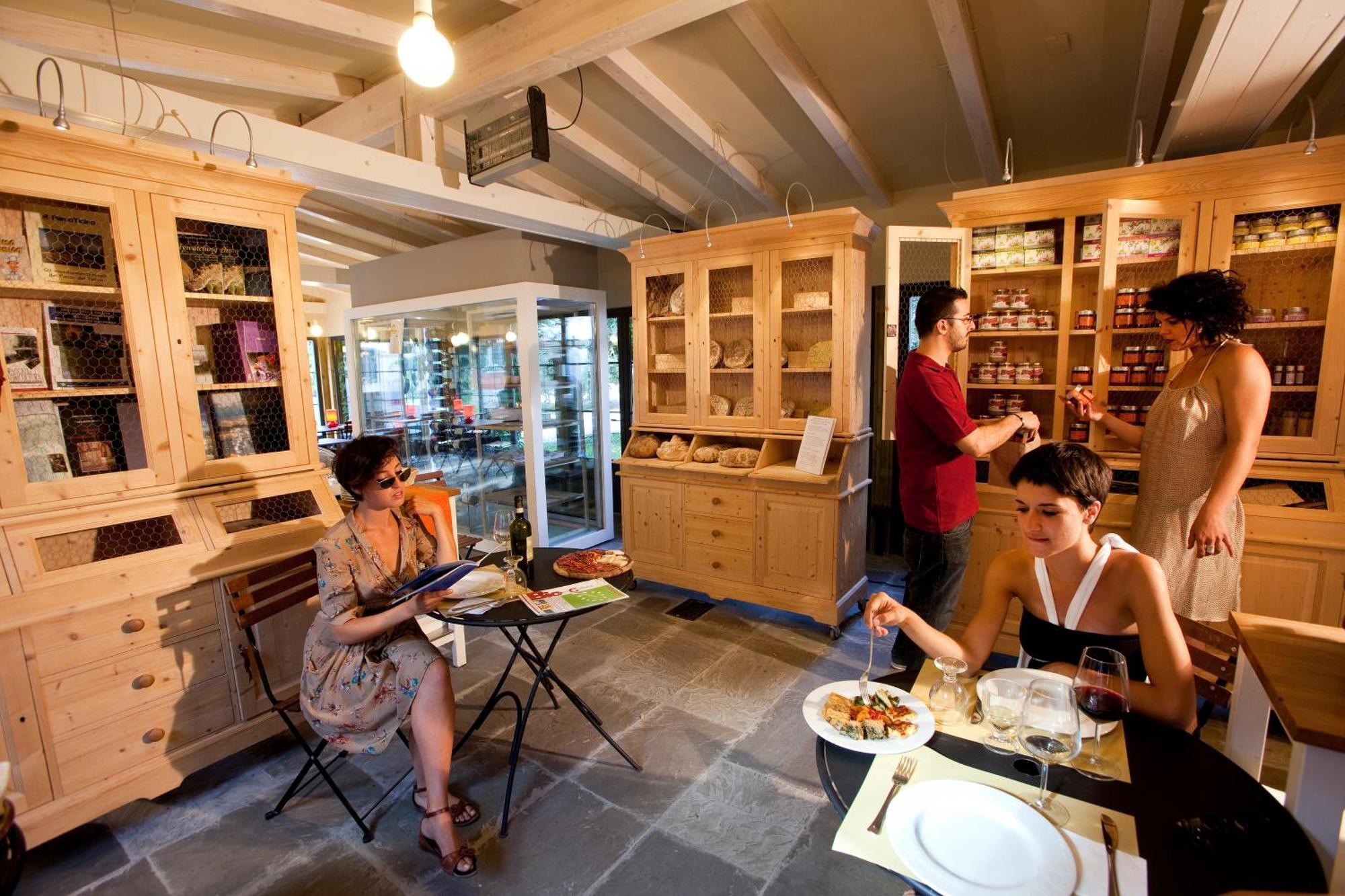 Agriturismo Cascina Caremma Besate ภายนอก รูปภาพ