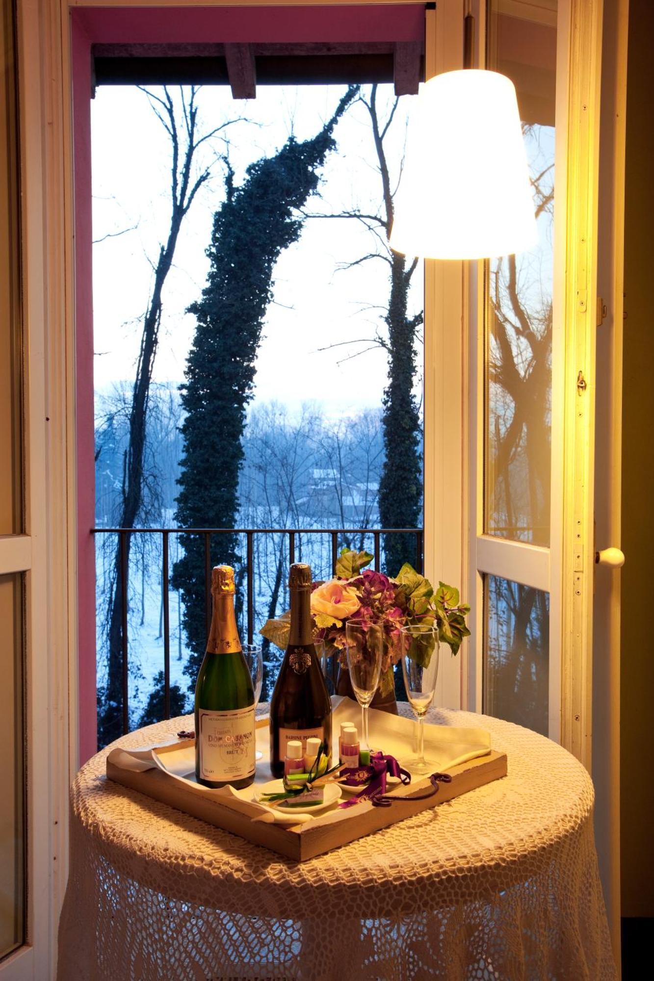 Agriturismo Cascina Caremma Besate ภายนอก รูปภาพ
