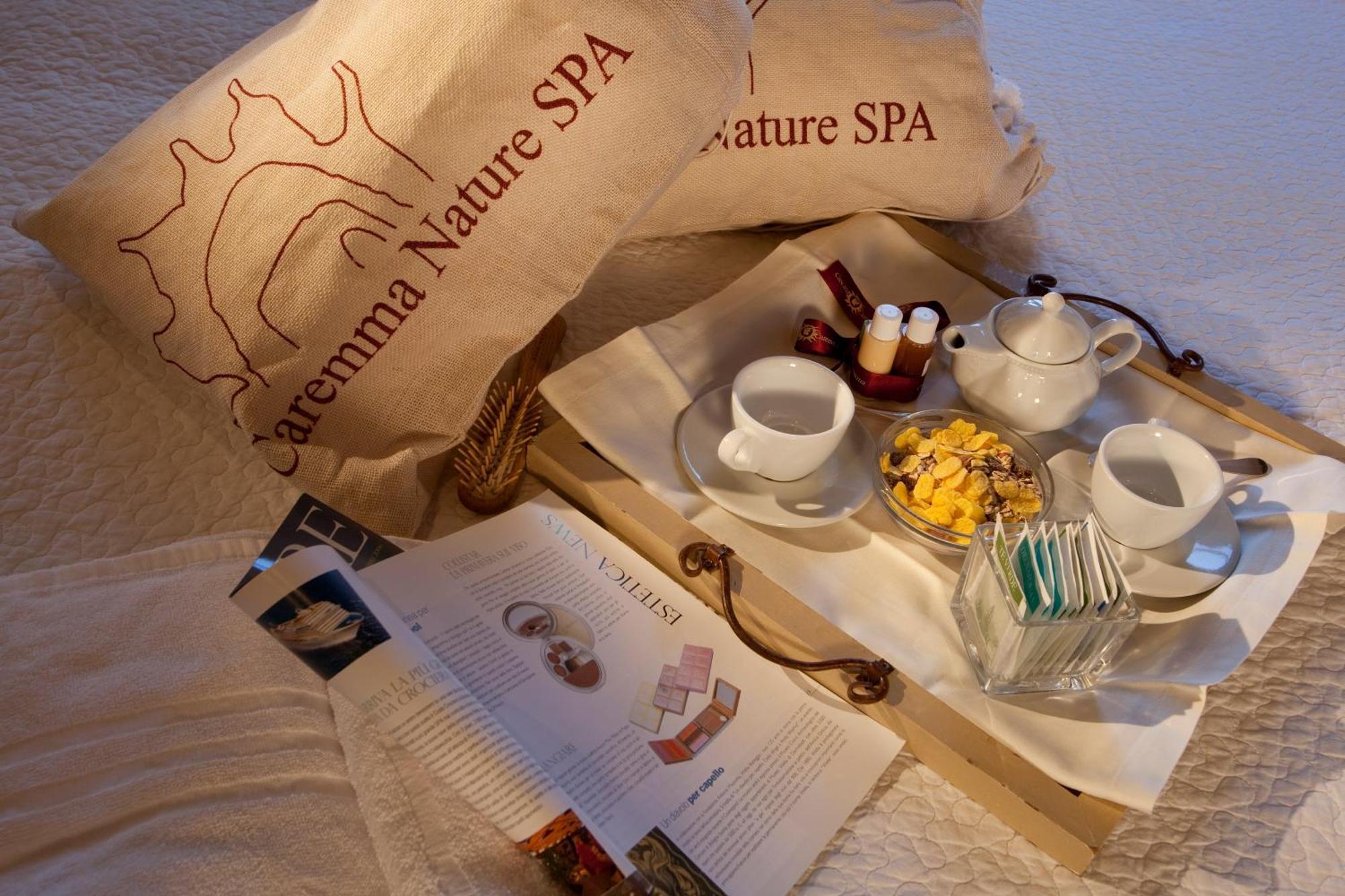 Agriturismo Cascina Caremma Besate ภายนอก รูปภาพ