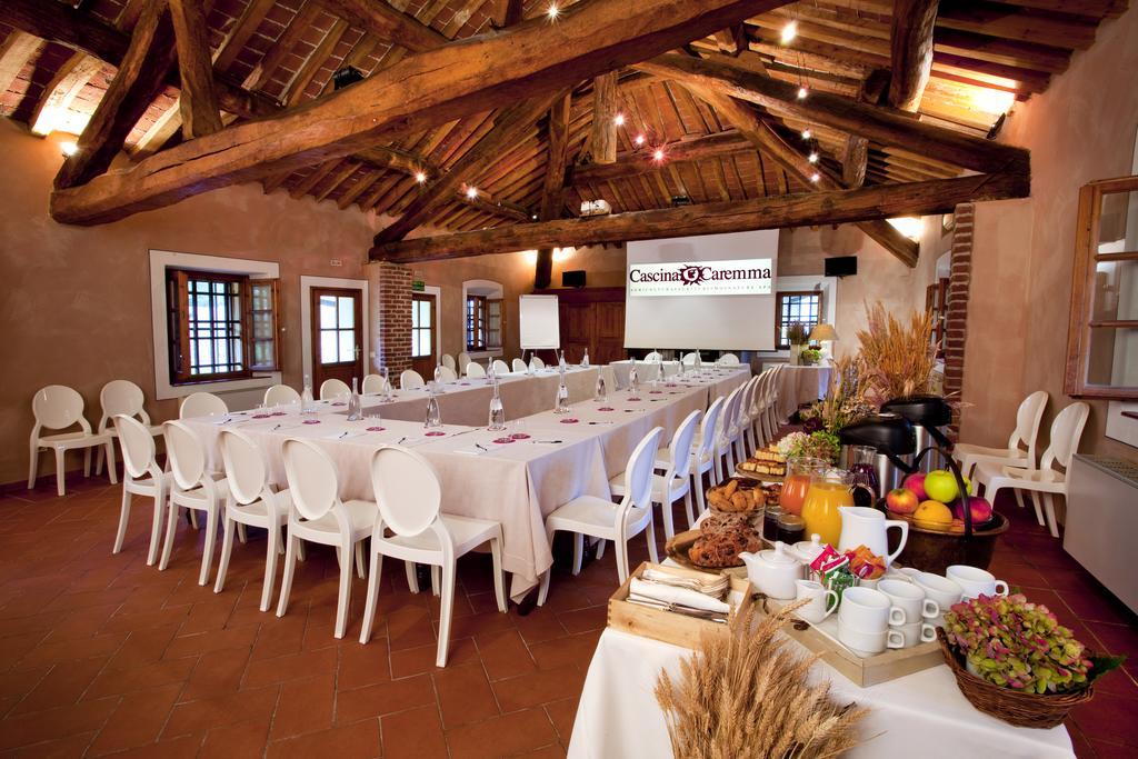Agriturismo Cascina Caremma Besate ภายนอก รูปภาพ