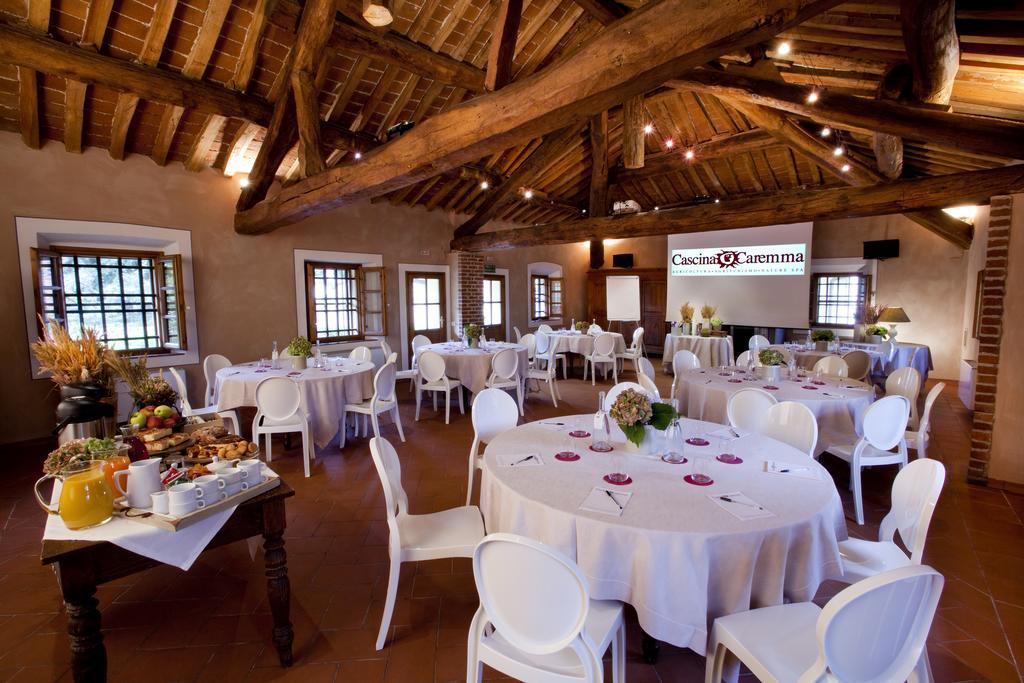 Agriturismo Cascina Caremma Besate ภายนอก รูปภาพ