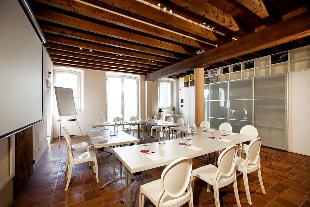 Agriturismo Cascina Caremma Besate ภายนอก รูปภาพ