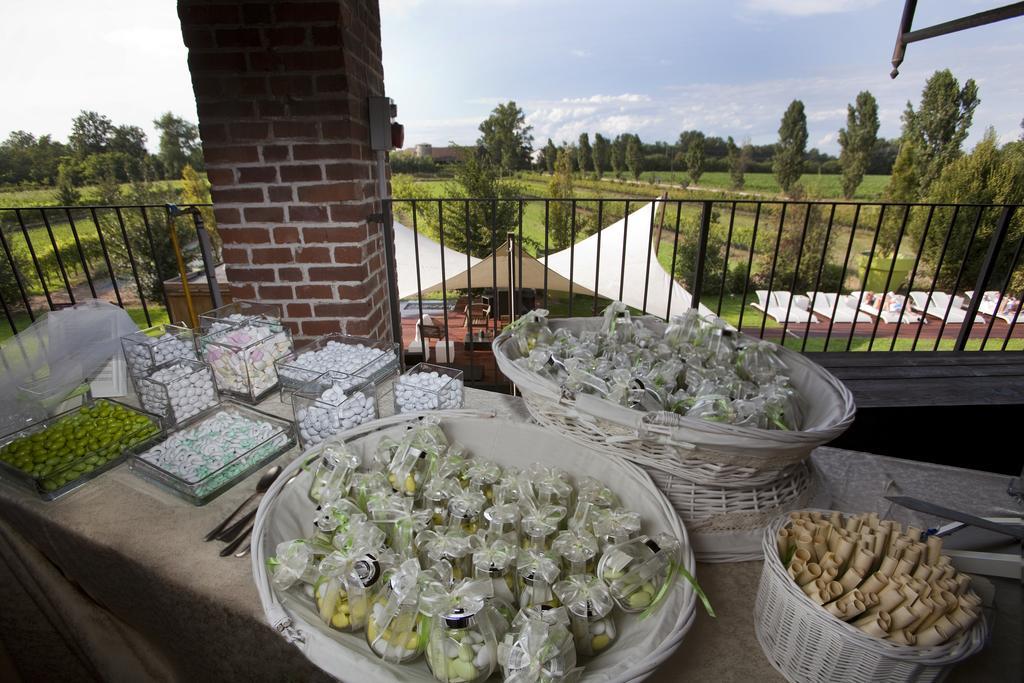 Agriturismo Cascina Caremma Besate ภายนอก รูปภาพ