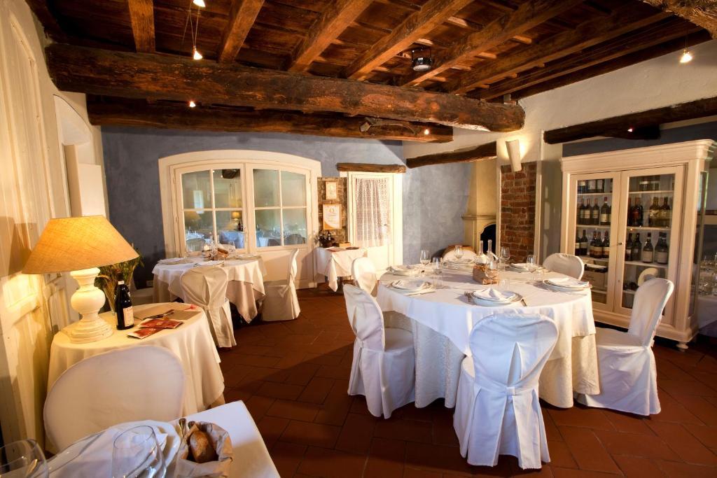 Agriturismo Cascina Caremma Besate ภายนอก รูปภาพ
