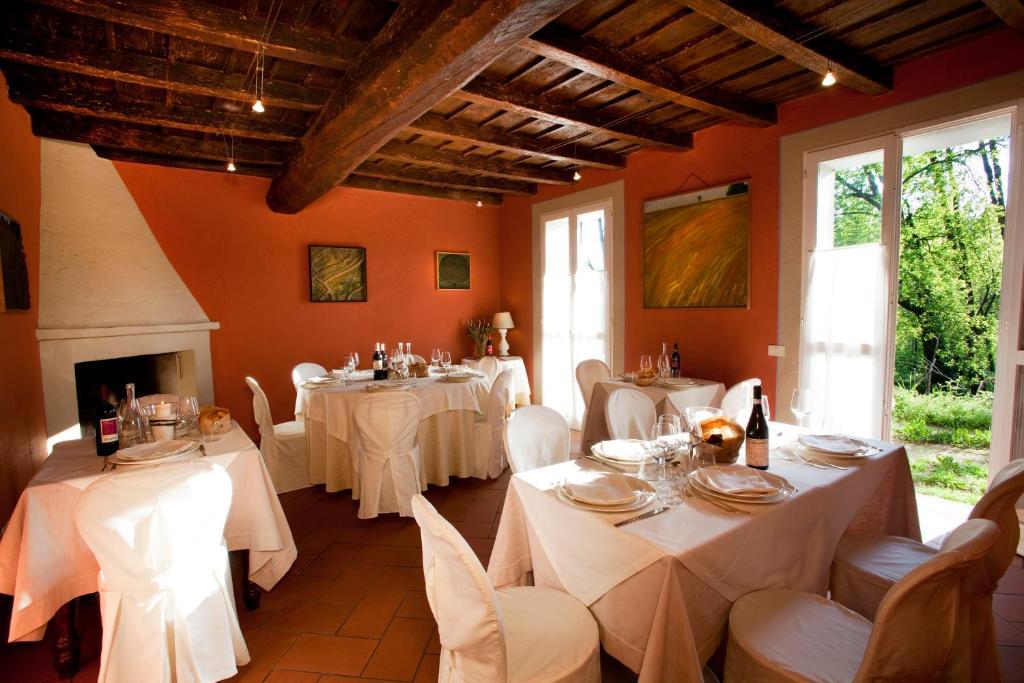 Agriturismo Cascina Caremma Besate ภายนอก รูปภาพ