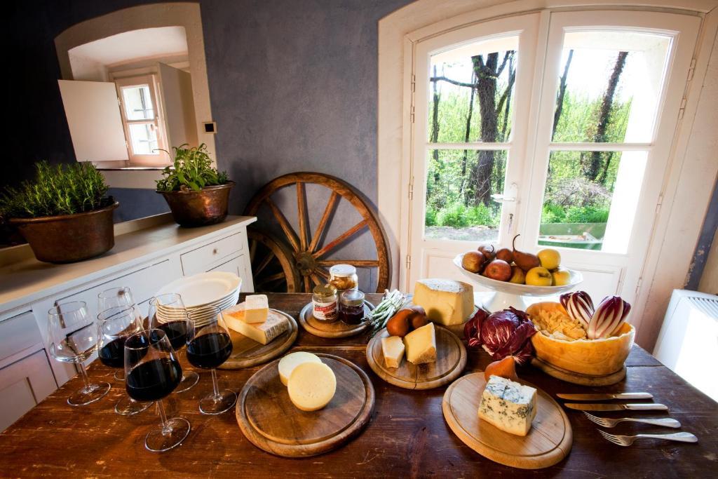 Agriturismo Cascina Caremma Besate ภายนอก รูปภาพ
